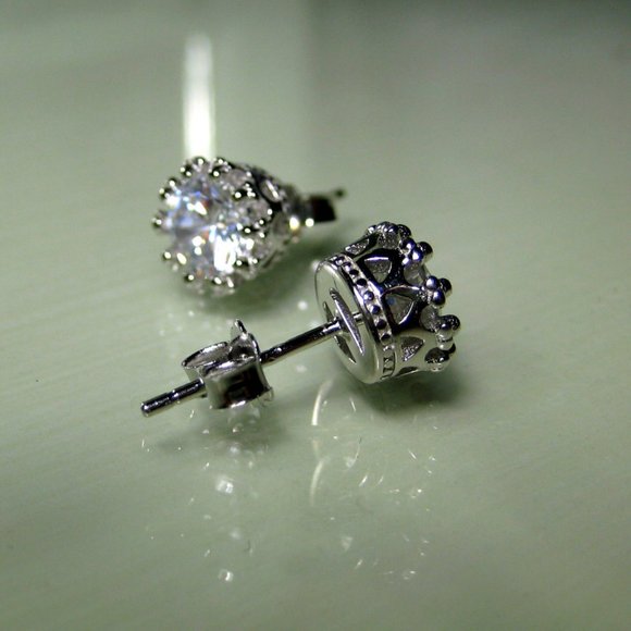 Popular Design 925 Silver Solitaire 6mm CZ Diamond Cut Crown Stud Earrings NWOPT - Picture 4 of 6